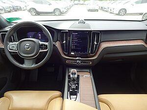 Volvo  T8 Inscription Plug-In AWD ACC B&W PANO HUD