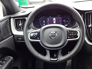 Volvo  B4 R Design AWD ACC PANO 360° Google HK