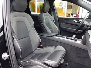Volvo  B4 R Design AWD ACC PANO 360° Google HK