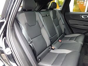 Volvo  B4 R Design AWD ACC PANO 360° Google HK