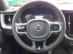 Volvo  B5 R Design AWD Luftfw ACC HUD Standhz PANO