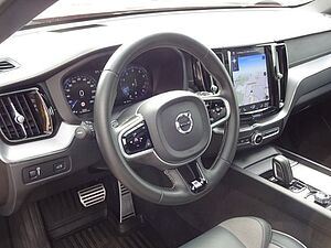 Volvo  B5 R Design AWD Luftfw ACC HUD Standhz PANO