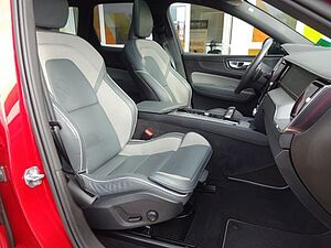 Volvo  B5 R Design AWD Luftfw ACC HUD Standhz PANO