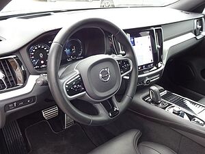 Volvo  T6 R Design Plug-In AWD ACC HUD PANO 360°