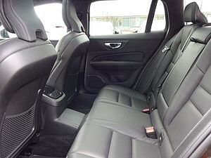 Volvo  T6 R Design Plug-In AWD ACC HUD PANO 360°