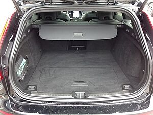 Volvo  T6 R Design Plug-In AWD ACC HUD PANO 360°