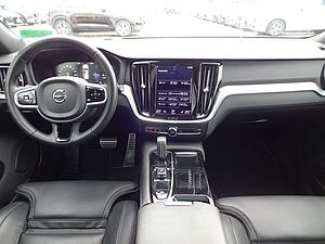 Volvo  T6 R Design Plug-In AWD ACC HUD PANO 360°