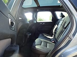 Volvo  D4 R Design 2WD AT Panorama Memory 19'