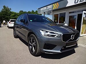 Volvo  D4 R Design 2WD AT Panorama Memory 19'