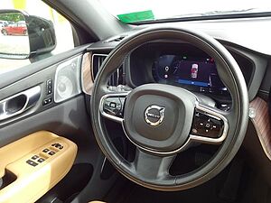 Volvo  T6 Inscription Plug-In AWD ACC B&W PANO 360