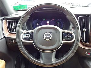 Volvo  T6 Inscription Plug-In AWD ACC B&W PANO 360