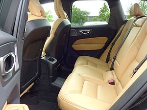 Volvo  T6 Inscription Plug-In AWD ACC B&W PANO 360
