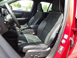 Volvo  T5 R Design Plug-In 2WD ACC BLIS 360° Navi