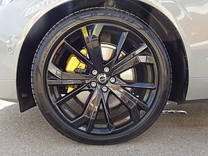 Volvo  B4 Ultimate Dark Luftfw Standhz HUD Pano HK