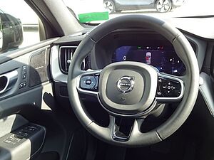 Volvo  B4 Ultimate Dark Luftfw Standhz HUD Pano HK