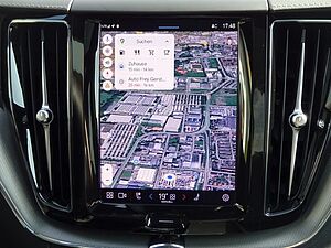 Volvo  B4 Ultimate Dark Luftfw Standhz HUD Pano HK