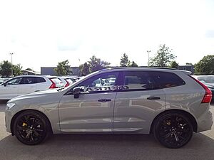Volvo  B4 Ultimate Dark Luftfw Standhz HUD Pano HK