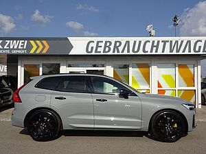 Volvo  B4 Ultimate Dark Luftfw Standhz HUD Pano HK