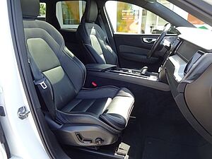 Volvo  T8 R Design Plug-In Luftfw ACC HUD PANO 360