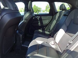 Volvo  T8 R Design Plug-In Luftfw ACC HUD PANO 360