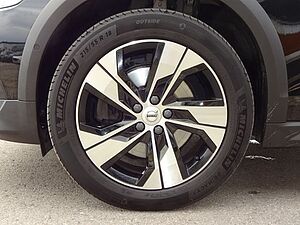 Volvo  PRO B4 AWD AT Leder-braun