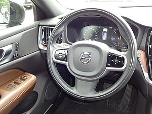 Volvo  PRO B4 AWD AT Leder-braun