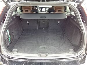 Volvo  PRO B4 AWD AT Leder-braun