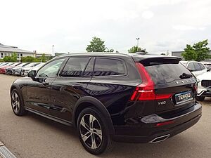 Volvo  PRO B4 AWD AT Leder-braun
