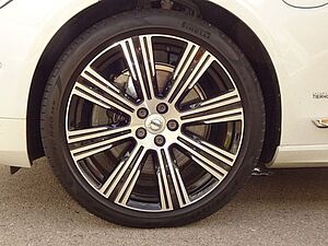 Volvo  T8 Inscription Plug-In AHK ACC HUD 360° B&W