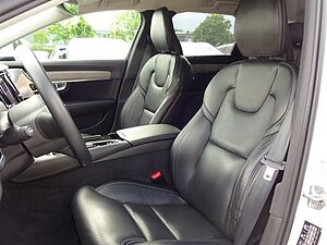 Volvo  T8 Inscription Plug-In AHK ACC HUD 360° B&W