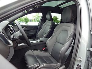 Volvo  B4 Plus Dark AWD ACC PANO BLIS 360°