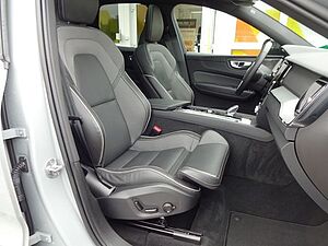 Volvo  B4 Plus Dark AWD ACC PANO BLIS 360°