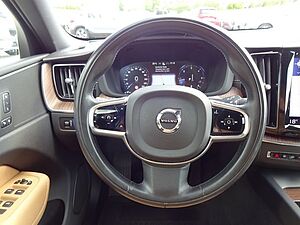 Volvo  B5 Inscription AWD AHK ACC Standhzg. BLIS