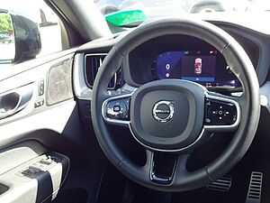 Volvo  T6 R Design Plug-In AWD ACC PANO Google 360