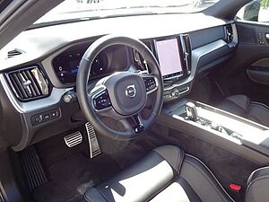 Volvo  T6 R Design Plug-In AWD ACC PANO Google 360