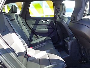 Volvo  T6 R Design Plug-In AWD ACC PANO Google 360
