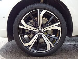 Volvo  B4 R Design ACC HUD 360° Pano Google 21'
