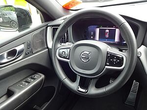 Volvo  B4 R Design ACC HUD 360° Pano Google 21'