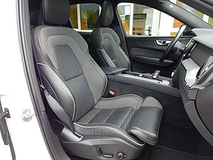 Volvo  B4 R Design ACC HUD 360° Pano Google 21'