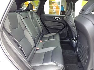 Volvo  B5 Ultimate Dark AWD 360° Head Up Pano ACC