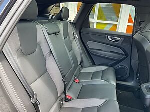 Volvo  B4 Plus Dark 2WD ACC 360° PANO Google