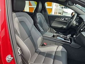 Volvo  T6 Plus Dark Plug-In AWD AHK Kamera Google