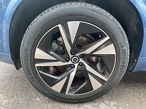 Volvo  B5 R Design AWD 7Sitzer AHK PANO ACC 360°