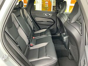 Volvo  Plus Dark 2WD Google Pano 360 H&K BLIS