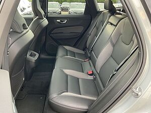 Volvo  Plus Dark 2WD Google Pano 360 H&K BLIS