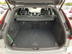 Volvo  Plus Dark 2WD Google Pano 360 H&K BLIS