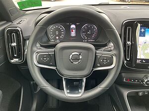 Volvo  T2 Plus Dark 2WD AT ACC Navi Kamera Memory