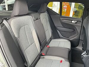 Volvo  T2 Plus Dark 2WD AT ACC Navi Kamera Memory