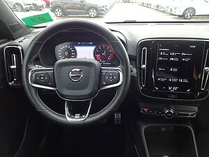 Volvo  T4 R Design 2WD AHK Navi Kamera LED