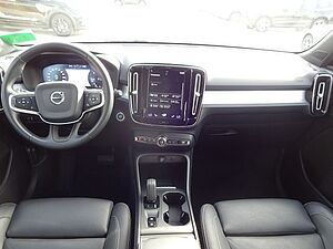 Volvo  D4 Momentum AT AWD ACC 360° BLIS Navi